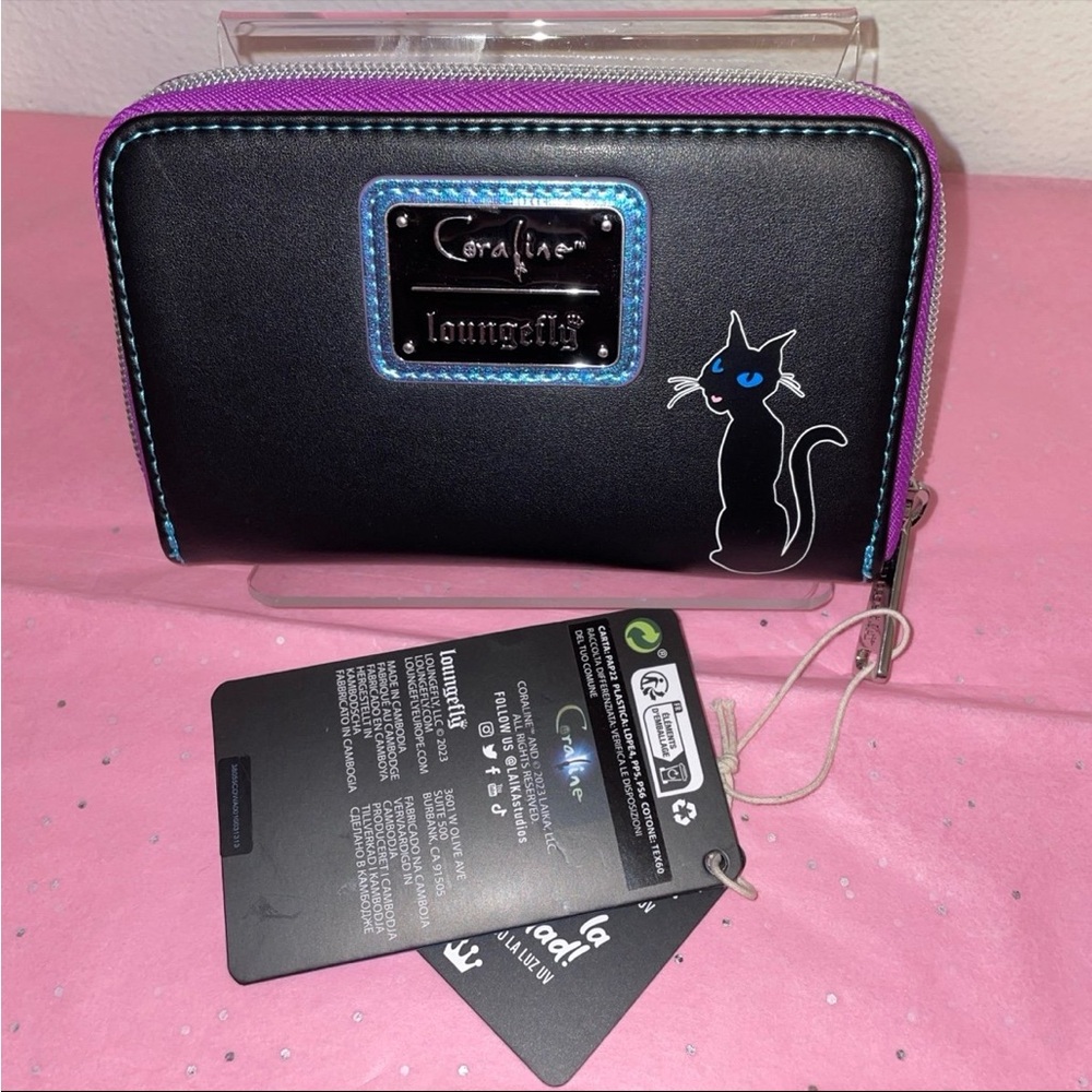 Exclusive Loungefly Coraline Other World Portal GITD Wallet & Keychain - Picture 5 of 12